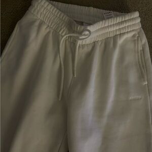 Women’s Aritzia Cream Sweatpants (New without tags)